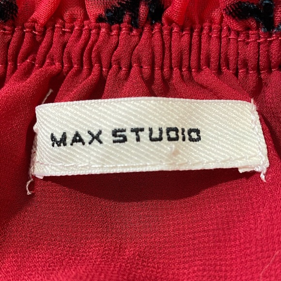 MAX STUDIO || Woman’s Sleeveless blouse size Medium/ large - Picture 4 of 7